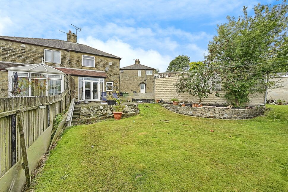 Main image of 2 bedroom Semi Detached House for sale, Sandhall Avenue, Halifax, West Yorkshire, HX2