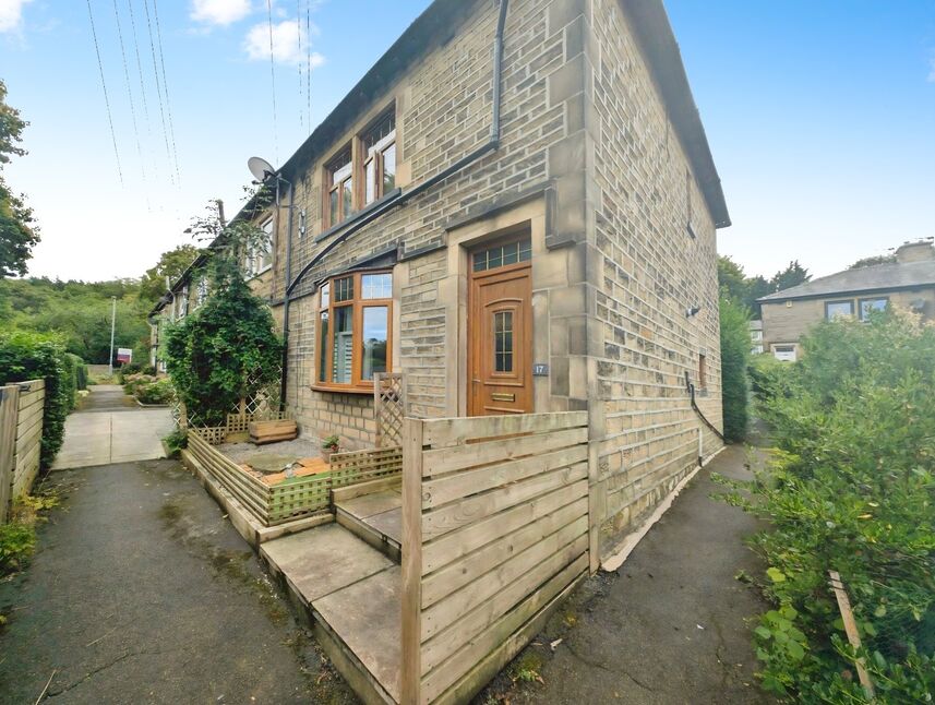 2 bedroom End Terrace House for sale