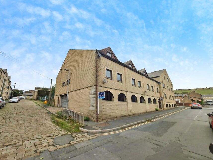 Main image of 2 bedroom Flat for sale, Butlers View, Boothtown, West Yorkshire, HX3