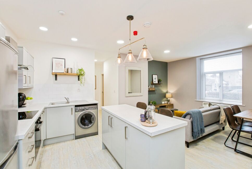 Main image of 2 bedroom Flat for sale, Balmoral Place, Halifax, West Yorkshire, HX1