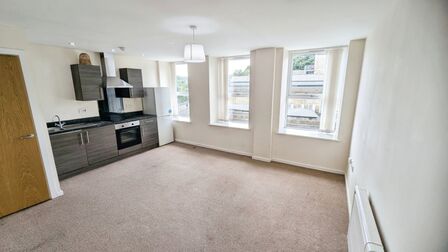 Park Road, 1 bedroom  Flat for sale, £60,000
