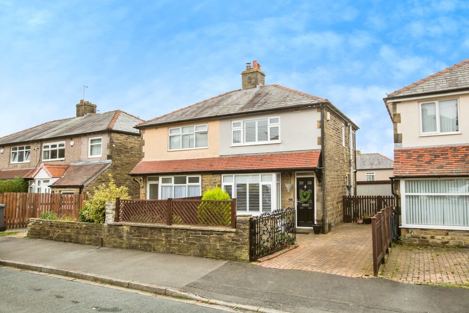 Main image of 2 bedroom Semi Detached House for sale, Gleanings Avenue, Halifax, West Yorkshire, HX2