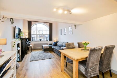 1 bedroom Flat for sale