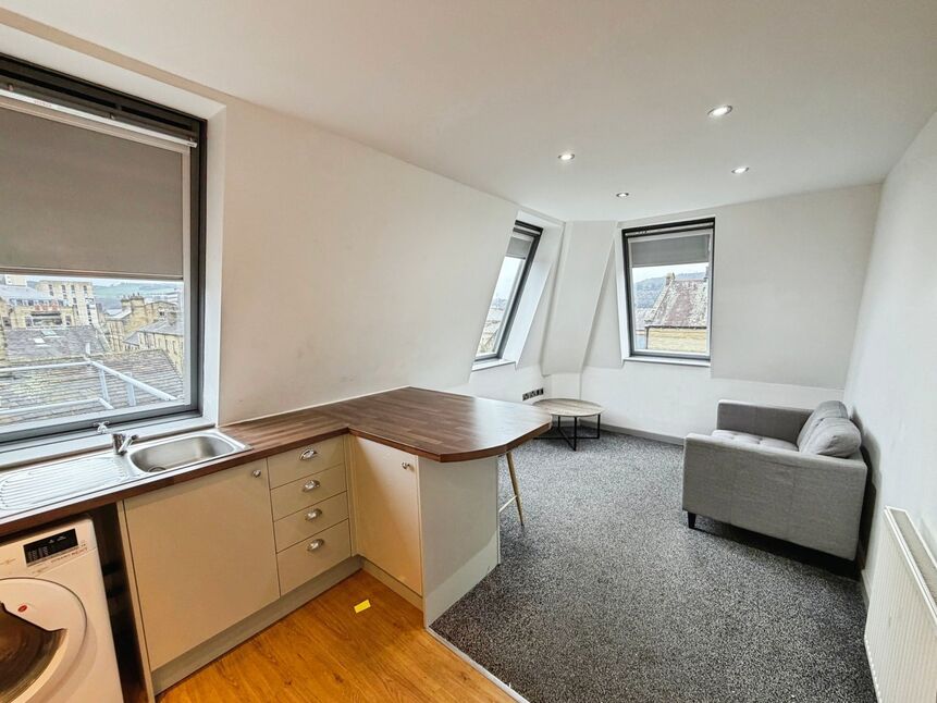 Main image of 1 bedroom Flat to rent, Blackwall, Halifax, West Yorkshire, HX1