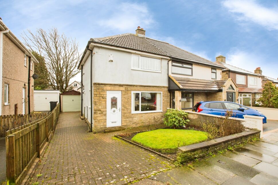 Main image of 2 bedroom Semi Detached House for sale, Gleanings Avenue, Halifax, West Yorkshire, HX2