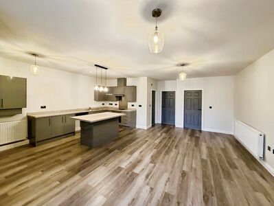 Clare Road, 2 bedroom Flat to rent, &pound;925 pcm