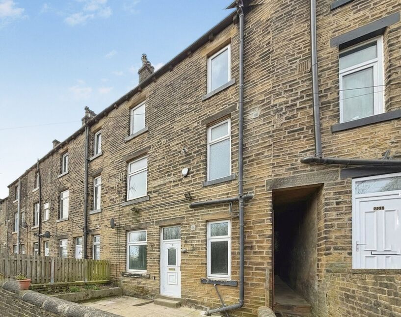 Main image of 4 bedroom Mid Terrace House to rent, Ovenden Road Terrace, Halifax, West Yorkshire, HX3