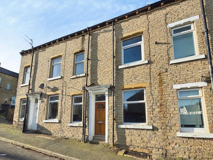 Main image of 2 bedroom Mid Terrace House to rent, East Park Road, Halifax, West Yorkshire, HX3