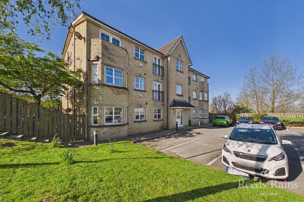 Main image of 2 bedroom Flat for sale, Trooper Lane, Halifax, West Yorkshire, HX3