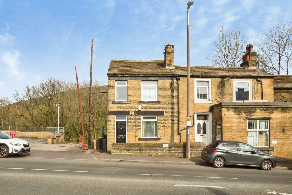 Main image of 3 bedroom End Terrace House for sale, Ovenden Road, Halifax, West Yorkshire, HX3