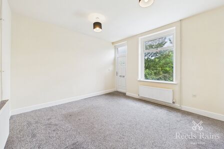 2 bedroom End Terrace House for sale