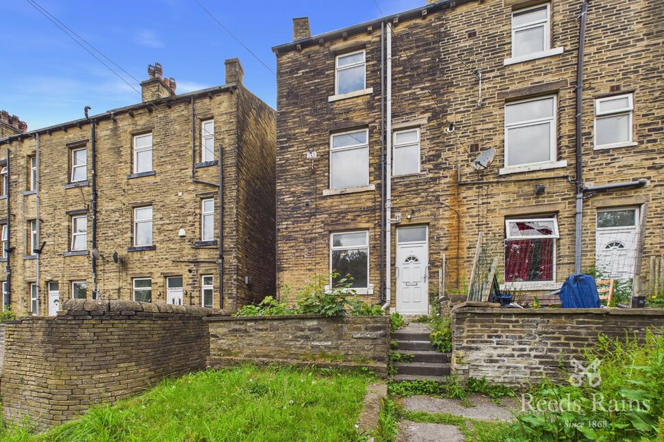 Main image of 2 bedroom End Terrace House for sale, Ovenden Road Terrace, Halifax, West Yorkshire, HX3