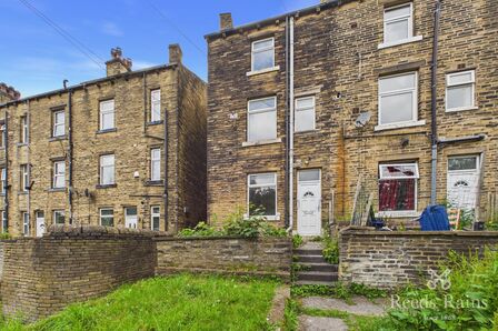 2 bedroom End Terrace House for sale