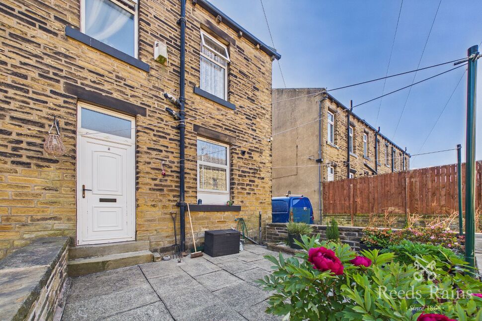 Main image of 3 bedroom End Terrace House for sale, Clevedon Place, Halifax, West Yorkshire, HX3