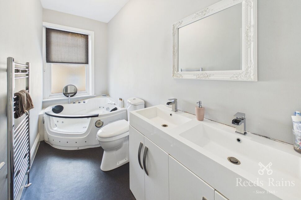 Bathroom 4