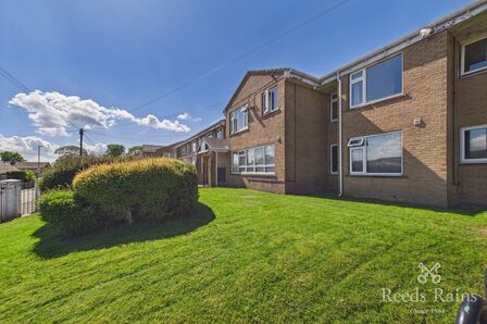 Cumberland Close, 1 bedroom Flat to rent, &pound;550 pcm