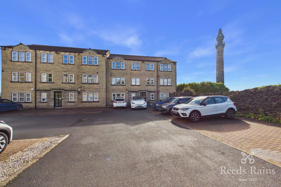 Main image of 3 bedroom Flat for sale, Skircoat Moor Road, Halifax, West Yorkshire, HX3