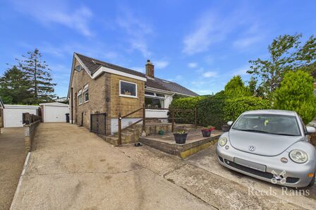 2 bedroom Semi Detached Bungalow for sale