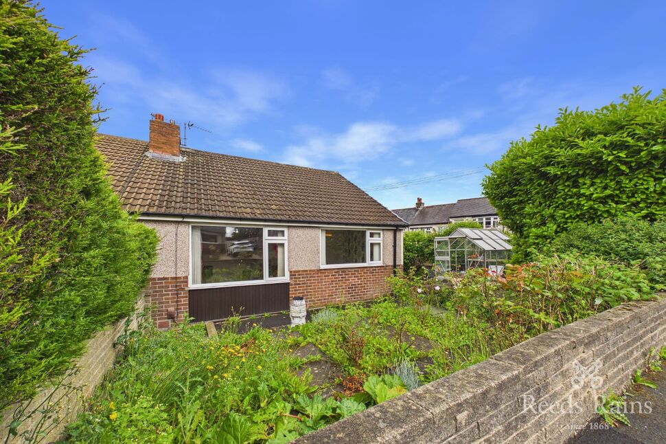 2 bedroom Semi Detached Bungalow for sale
