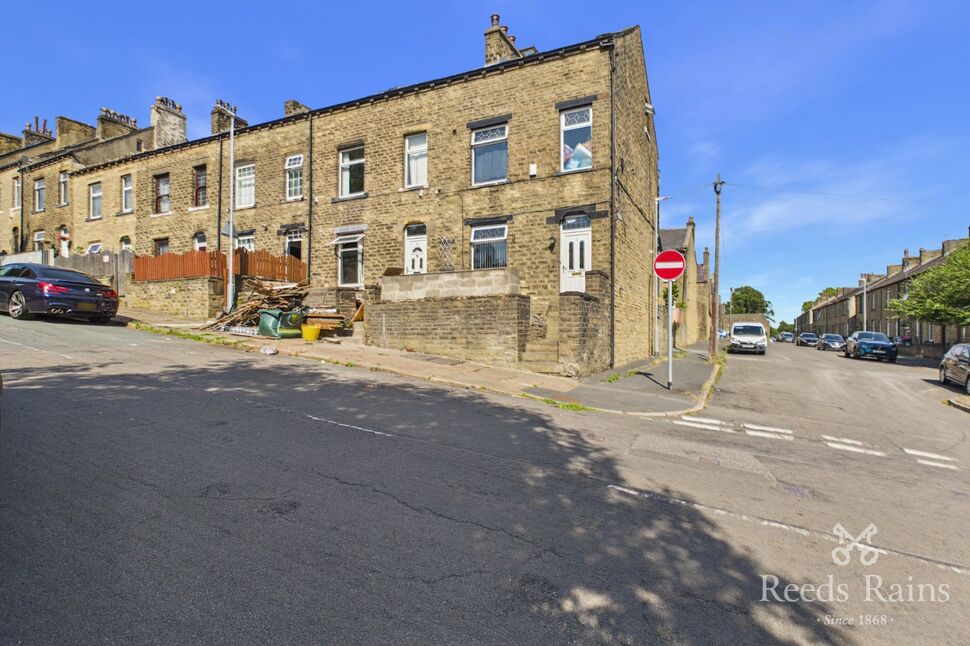 Main image of 5 bedroom End Terrace House for sale, Stanley Road, Halifax, West Yorkshire, HX1