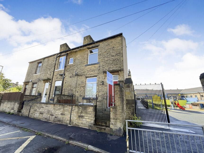Main image of 2 bedroom End Terrace House for sale, Moorfield Street, Halifax, West Yorkshire, HX1