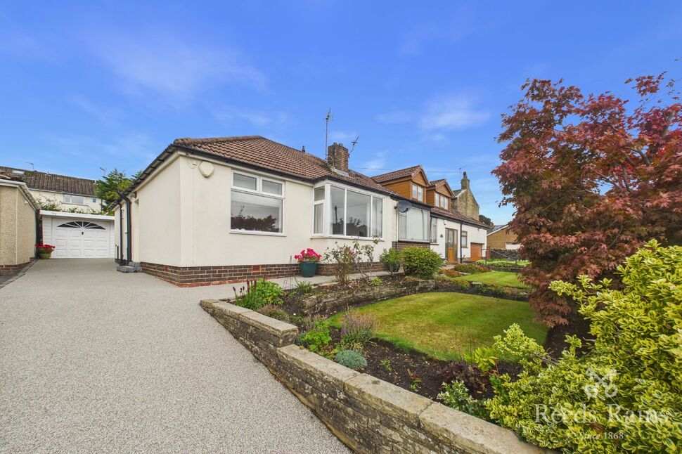 Main image of 2 bedroom Semi Detached Bungalow for sale, Illingworth Road, Halifax, West Yorkshire, HX2
