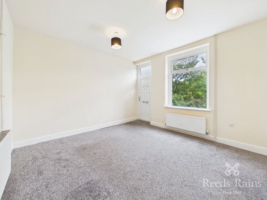 Main image of 2 bedroom End Terrace House for sale, Ovenden Road Terrace, Halifax, West Yorkshire, HX3