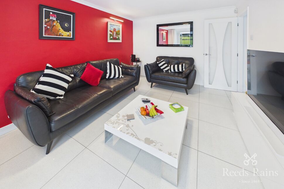Lounge & Dining Room