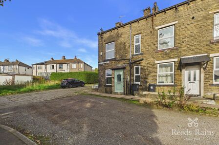 2 bedroom End Terrace House for sale