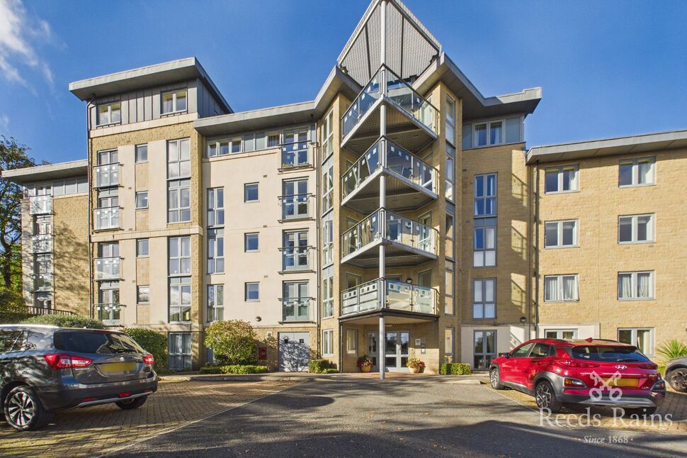 Main image of 2 bedroom Flat for sale, Oxford Road, Halifax, West Yorkshire, HX1