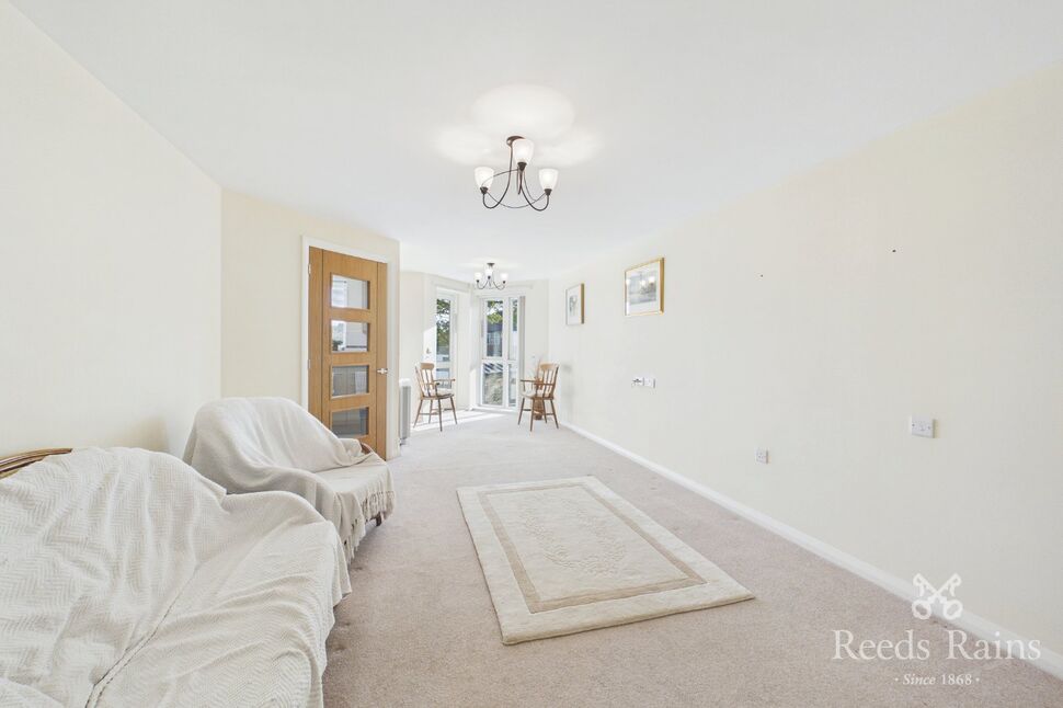 Lounge with Dining Area