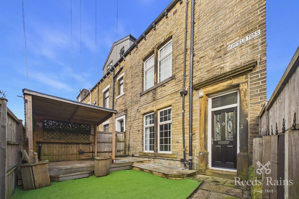Main image of 4 bedroom End Terrace House for sale, Mayfield Terrace South, Halifax, West Yorkshire, HX1