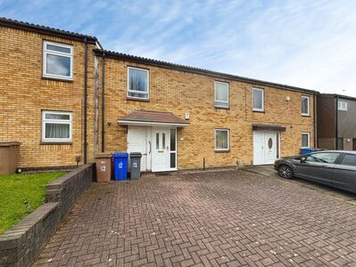 3 bedroom Mid Terrace House for sale