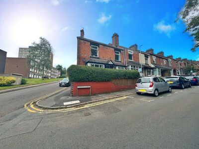 Baskerville Road, 1 bedroom  Room to rent, £385 pcm