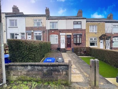 Kidsgrove Bank, 2 bedroom Mid Terrace House to rent, £700 pcm