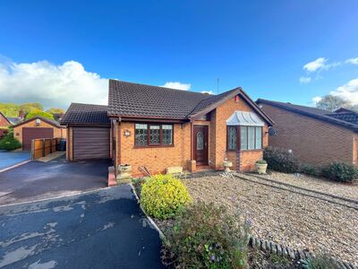 Railway Court, 3 bedroom Detached Bungalow to rent, £975 pcm