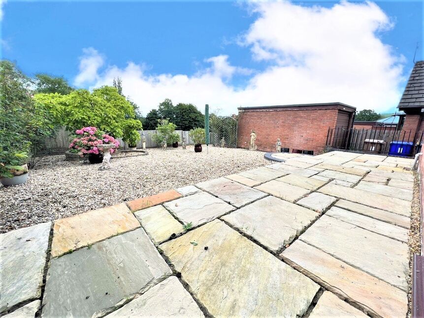 4 bedroom Detached House for sale, Runnymede Close, StokeonTrent, ST2