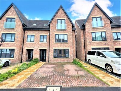 Poolside Close, 6 bedroom Semi Detached House for sale, £450,000