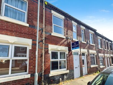 2 bedroom Mid Terrace House to rent