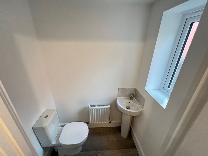 3 bedroom Semi Detached House to rent, Chapel Lane, StokeonTrent, ST6