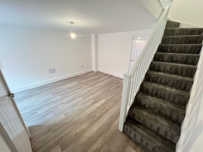 3 bedroom Semi Detached House to rent, Chapel Lane, StokeonTrent, ST6