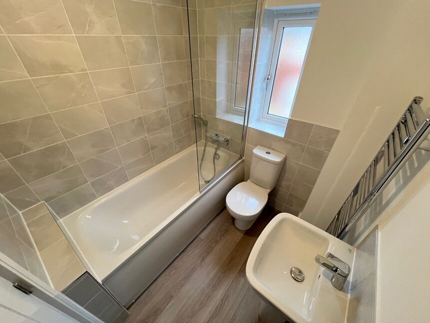 3 bedroom Semi Detached House to rent, Chapel Lane, StokeonTrent, ST6