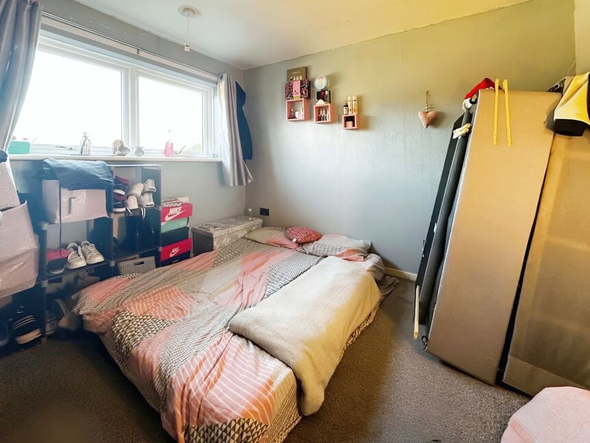 2 bedroom Mid Terrace House for sale, Penarth Grove, StokeonTrent