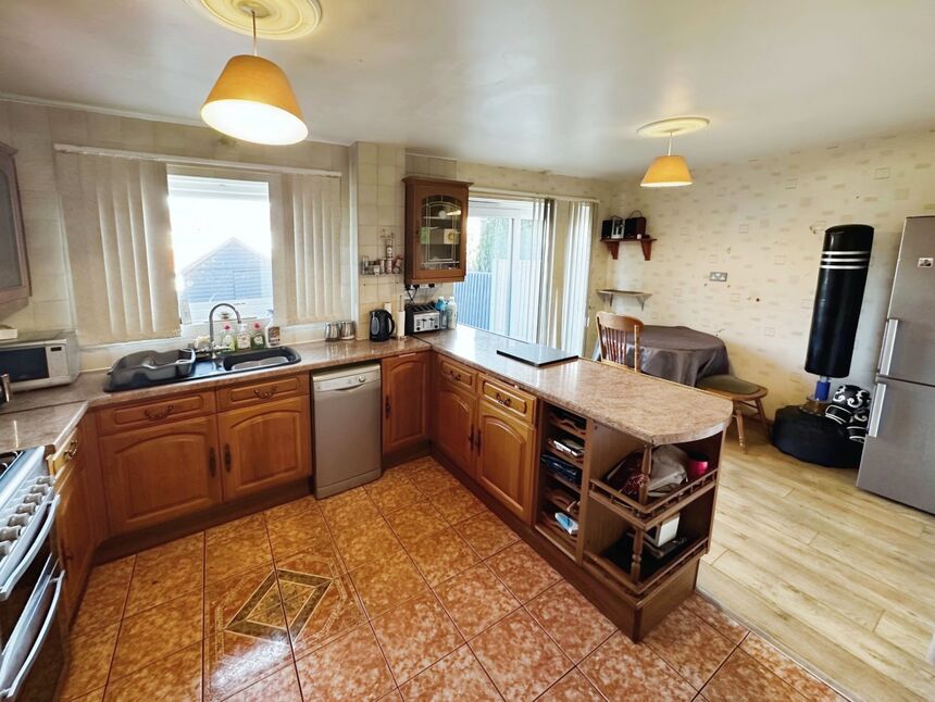 2 bedroom Mid Terrace House for sale, Penarth Grove, StokeonTrent