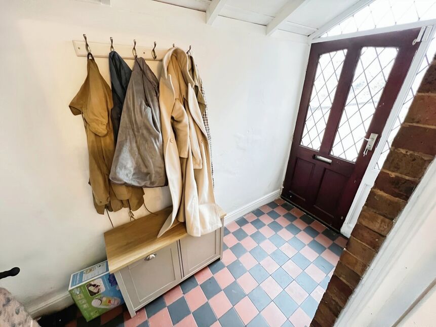 3 bedroom Detached House for sale, High Lane, StokeonTrent, ST6 £255,000