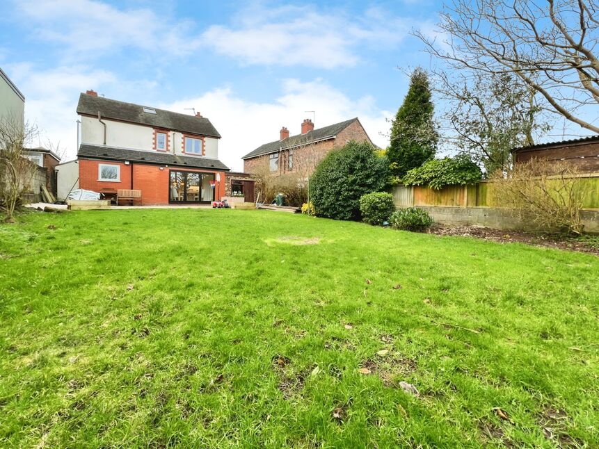3 bedroom Detached House for sale, High Lane, StokeonTrent, ST6 £