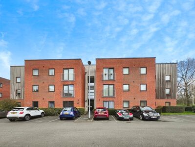Hartley Court, 2 bedroom  Flat for sale, £95,000