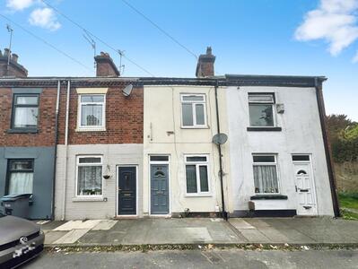 2 bedroom Mid Terrace House to rent