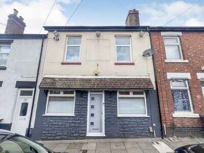 3 bedroom Mid Terrace House for sale