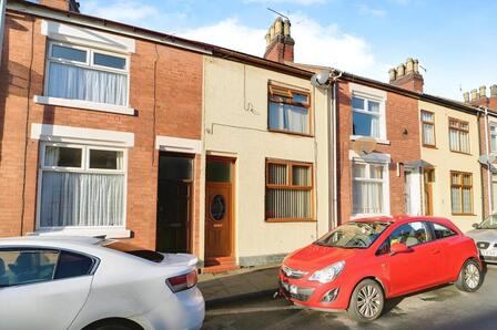 Stanley Street, 3 bedroom Mid Terrace House to rent, £800 pcm